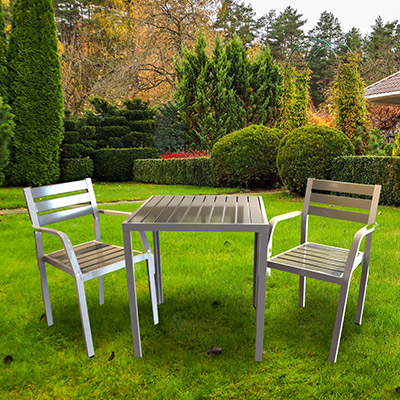 Outdoor Tables & Chairs